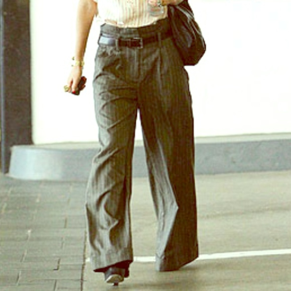 Wide leg grey trouser